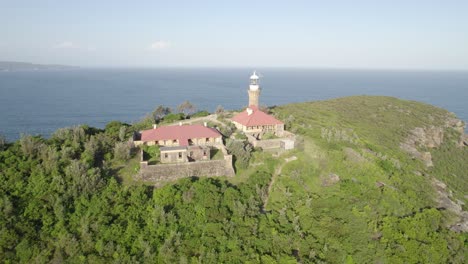 Barrenjoey-Lighthouse-In-Headland-On-A-Sunny-Day-In-Palm-Beach,-NSW,-Australia