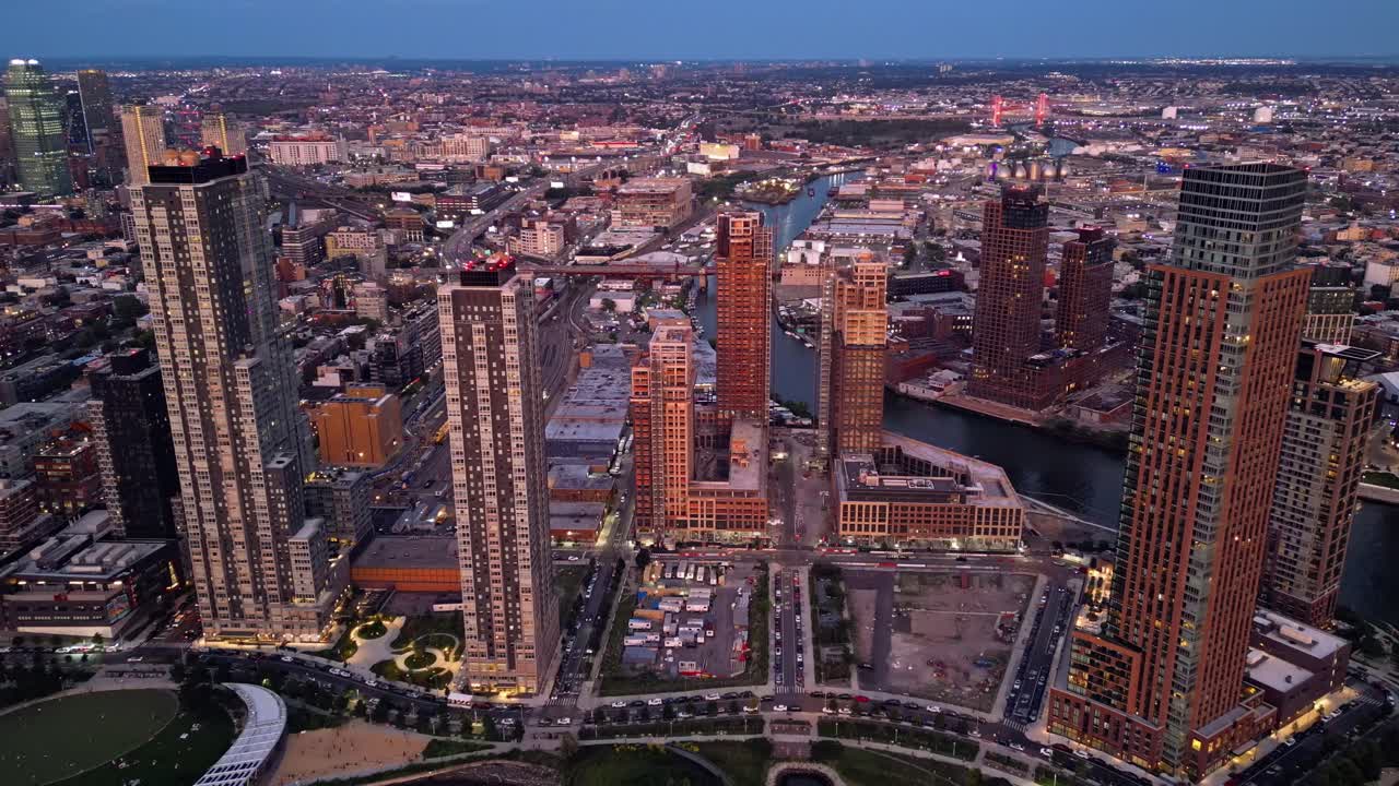 터스 포인트 (hunters point) 의 고층 주거 타워로 변신한 롱아일랜드 시티 (new york city)