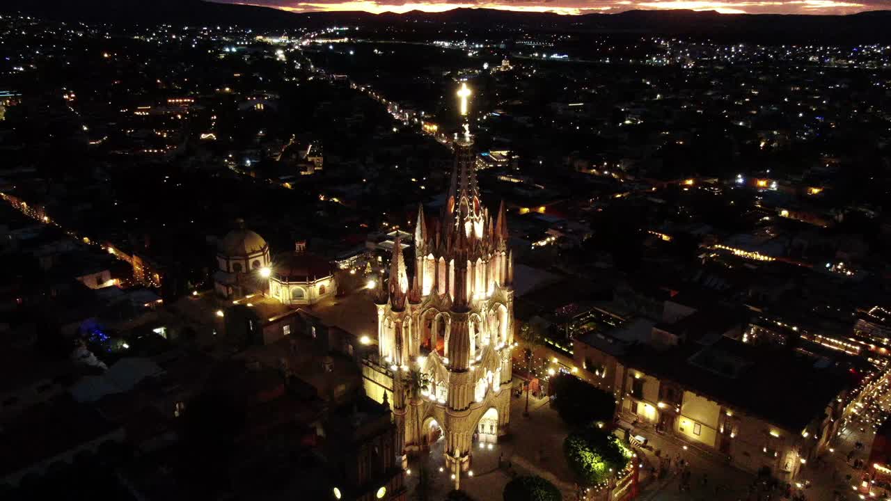 vista de drone do jardim de natal em san miguel de allende