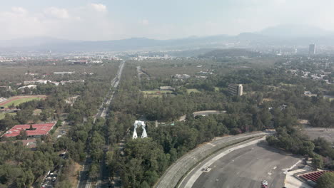 vista aerea del estadio de la unam en la ciudad de mexico