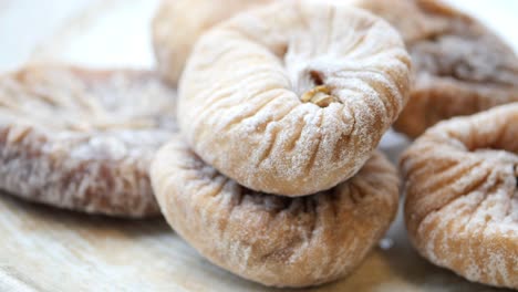 Dried-fig-fruit-on-on-a-plate-on-table