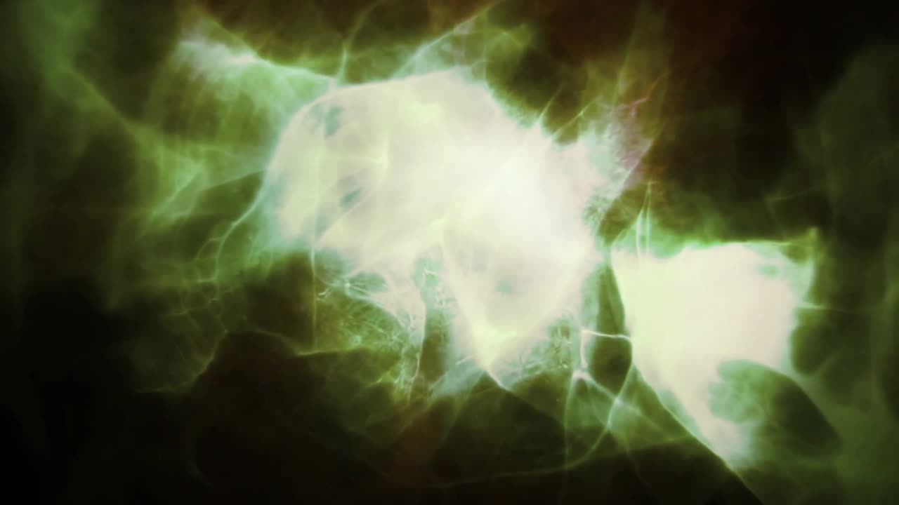 animación de senderos de luz brillante que se mueven sobre un fondo negro