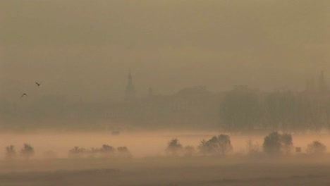 La-Encantadora-Ciudad-De-Mikulov-En-La-República-Checa-En-La-Niebla