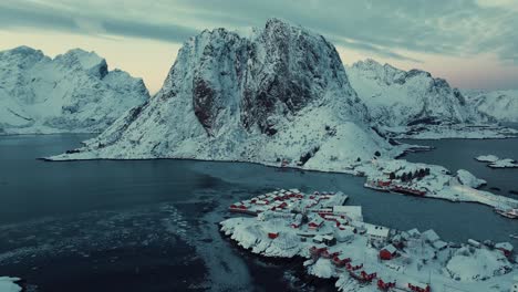 Luftaufnahme-Der-Lofoten-Inseln,-Wunderschöne-Landschaft-Im-Winter