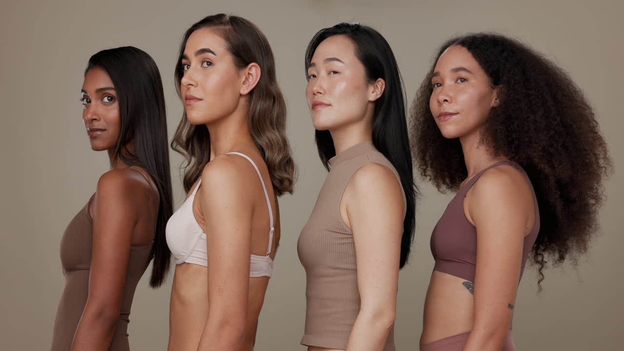 belleza, ropa interior y diversidad mujeres amigas