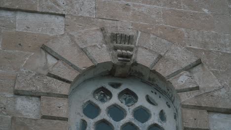 upper part of the window, embroidered, silvan ulu mosque, historic selahaddin eyyubi mosque, diyarbakir, turkey