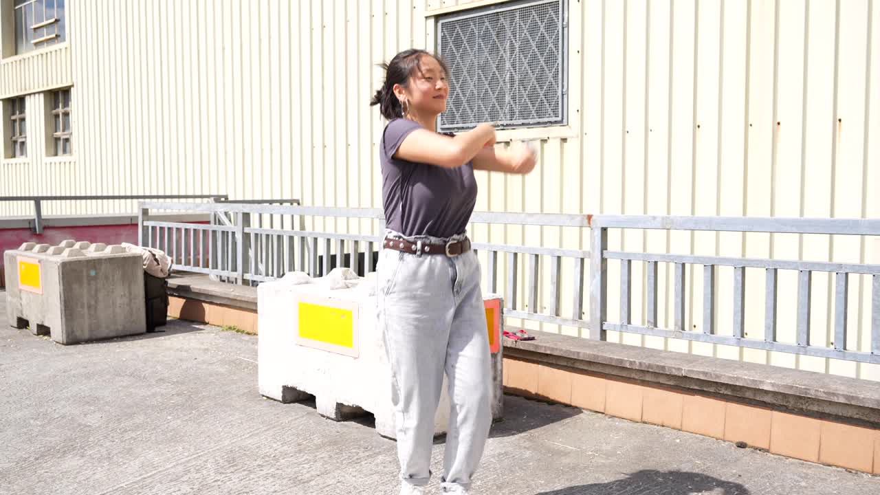 야외 운동 을 하는 여자