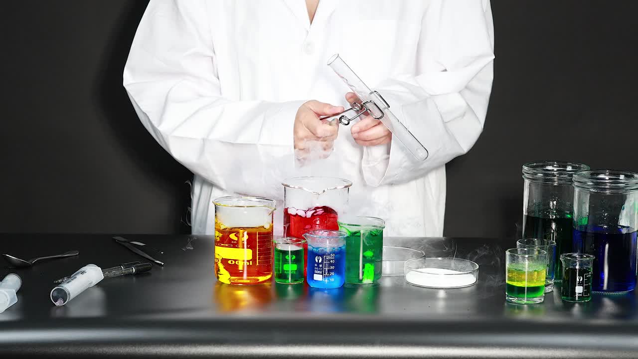 experimento químico colorido