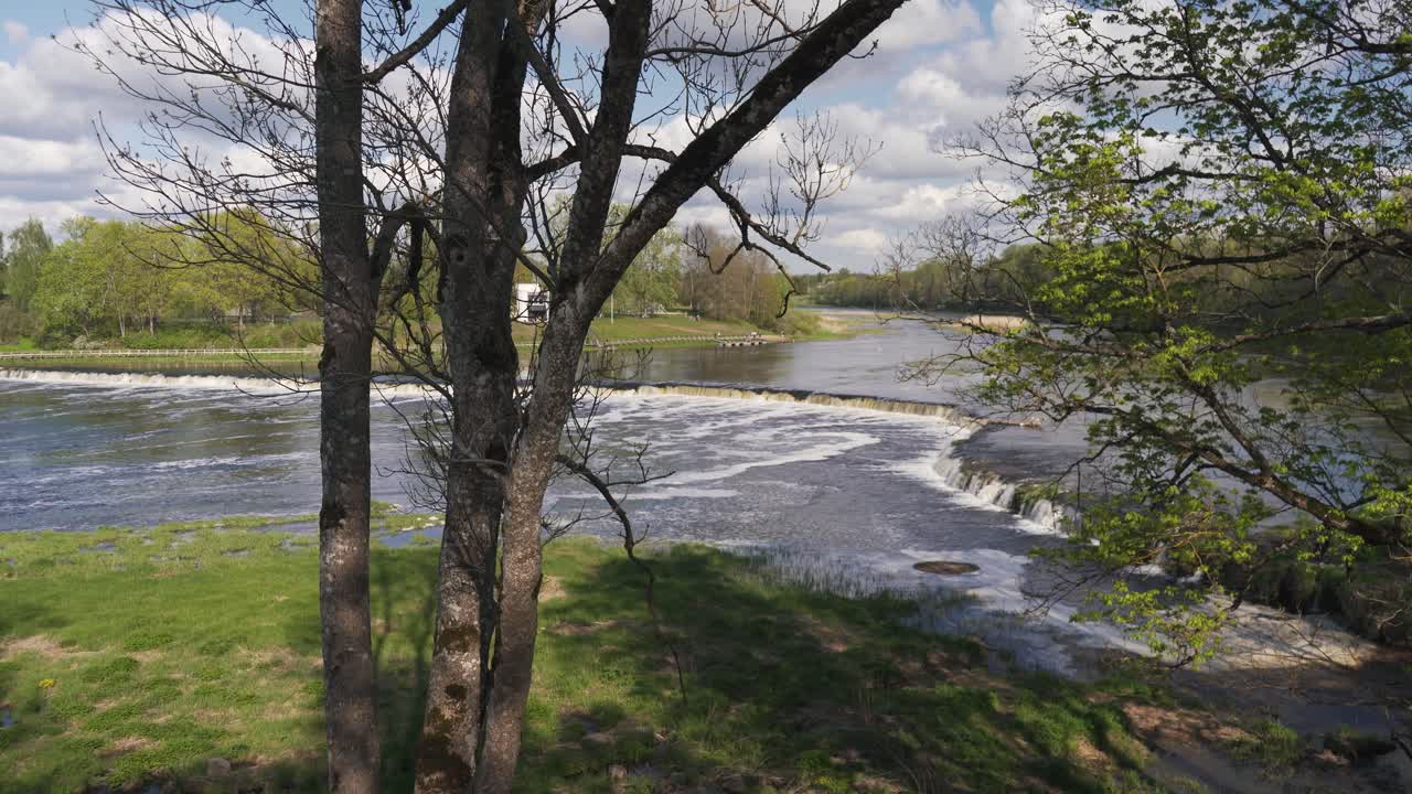 pez volador en la cascada ventas rumba