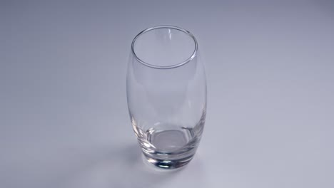 슬로우 모션으로 우유 한 잔