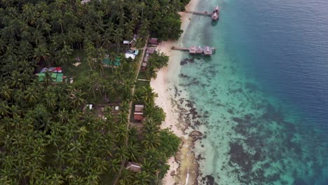 Vista-Panorámica-De-La-Comunidad-Y-La-Playa-De-La-Isla-De-San-Pablo-En-El-Sur-De-Leyte,-Antena-De-Filipinas