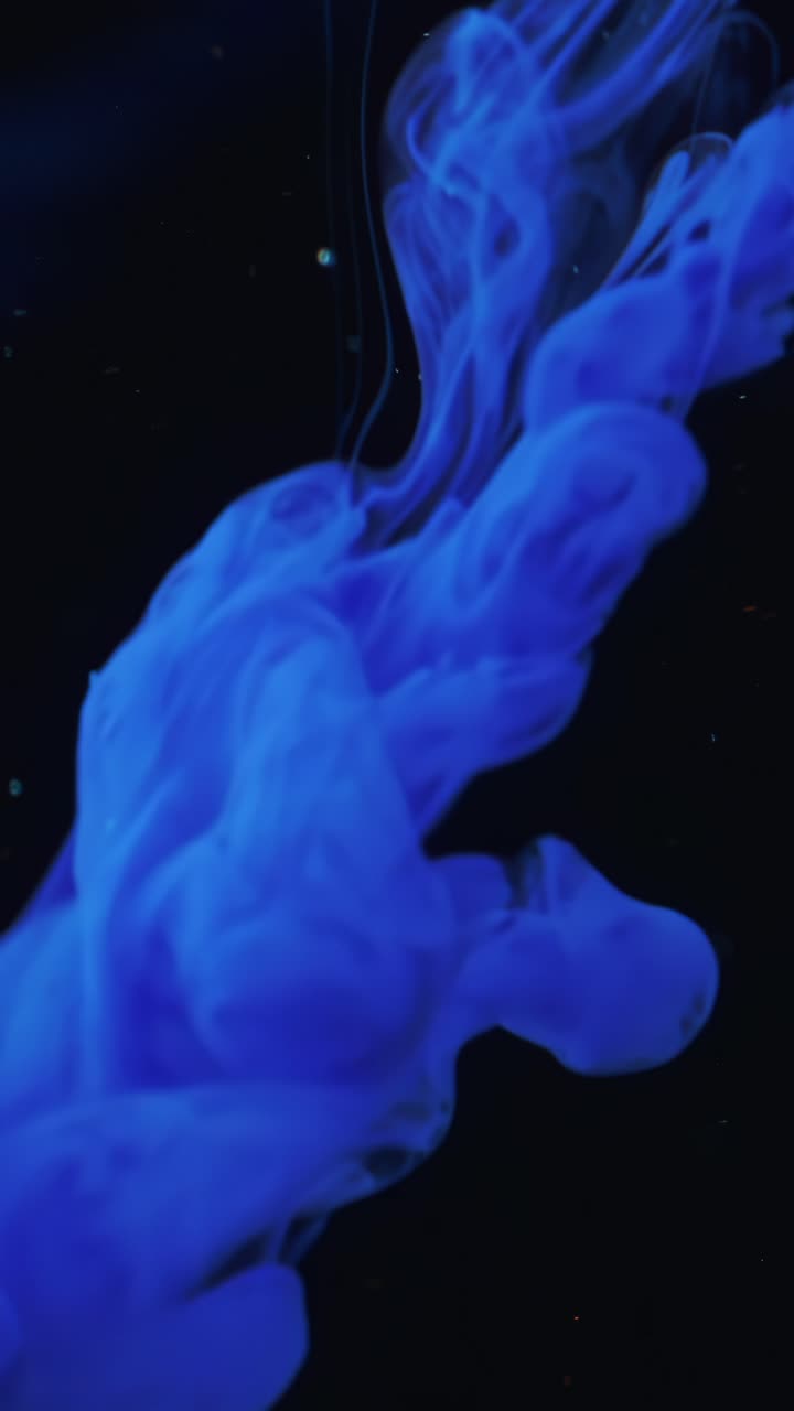 абстрактные синие капли чернил