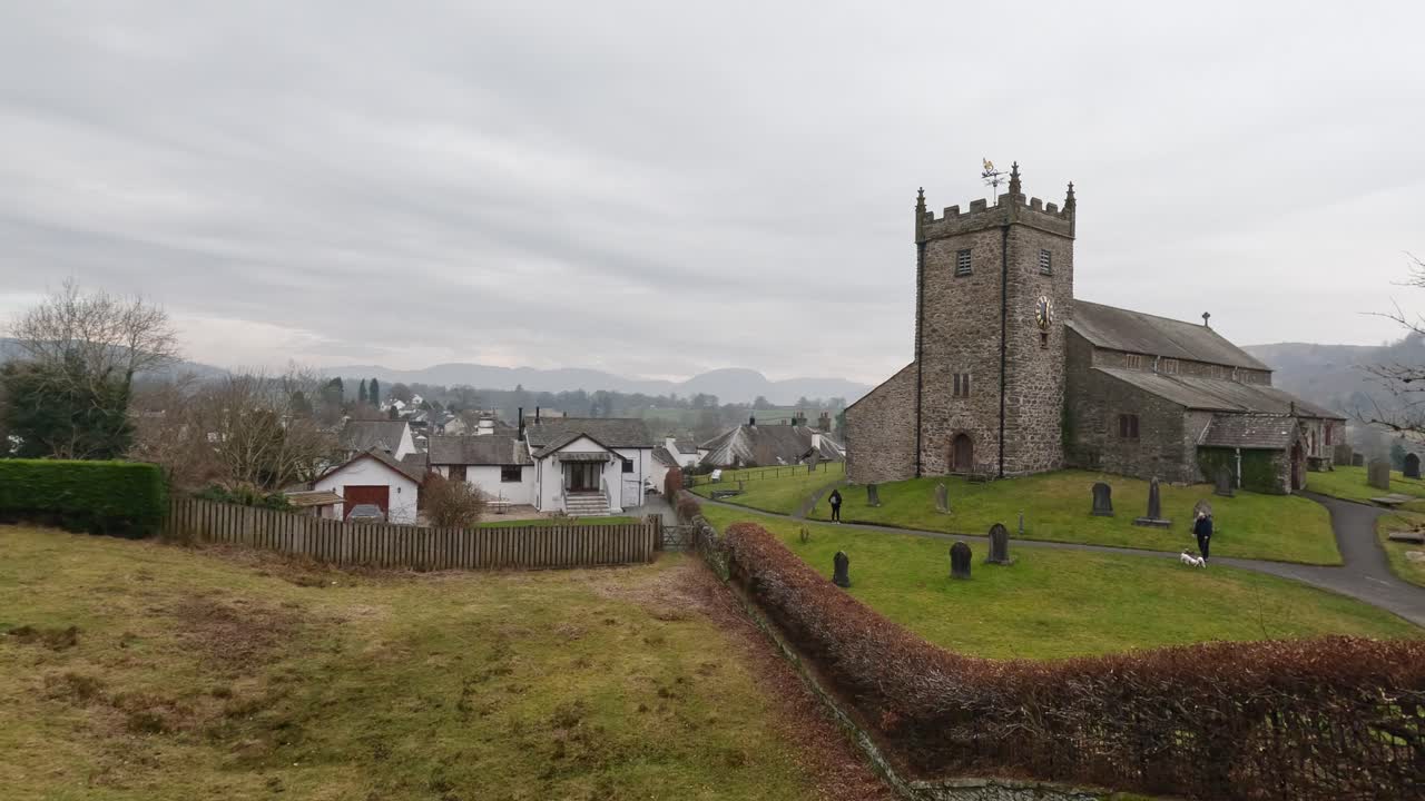 iglesia de san miguel y todos los ángeles en hawkshead, cumbria, reino unido
