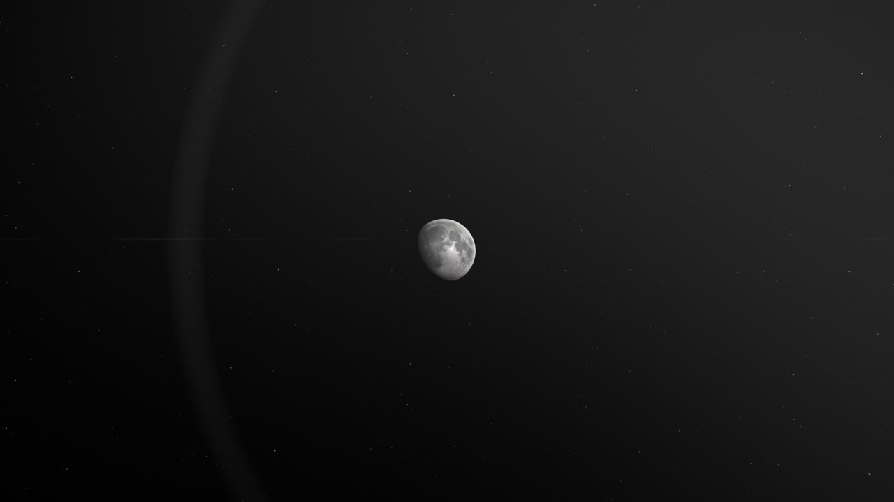 растущая гиббоусная луна в космосе с гало