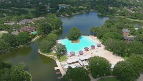 Video-Drone-De-La-Piscina-Del-Club-De-Playa-Cinco-Ranch