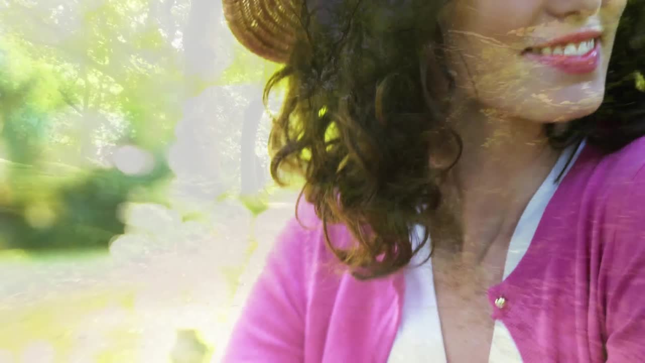 mujer relajándose al aire libre