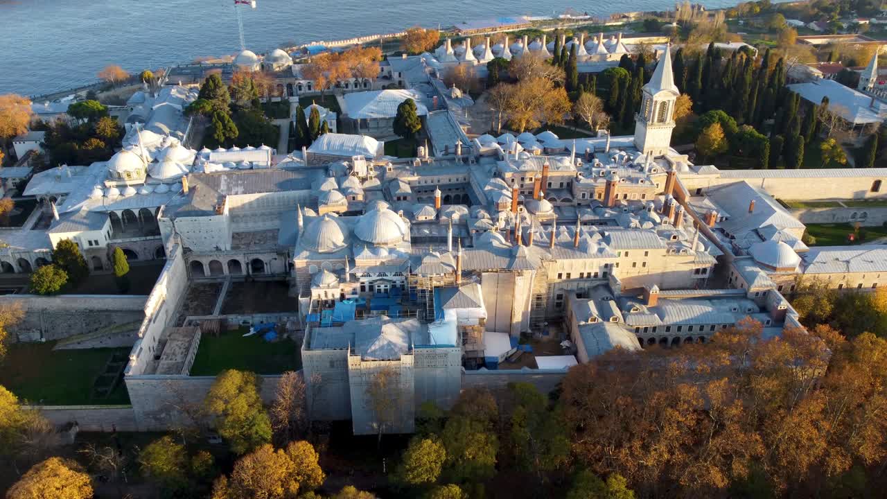 이스탄불의 토프카피 궁전과 역사적인 반도의 공중 풍경 - 터키에서 4k 영상