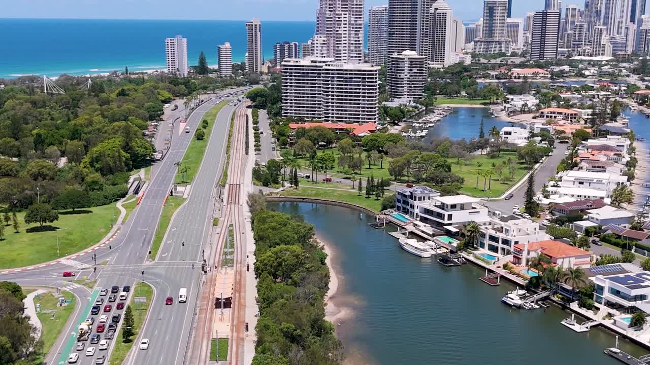 서퍼스 파라다이스, 골드 코스트 근처의 고속도로 교통