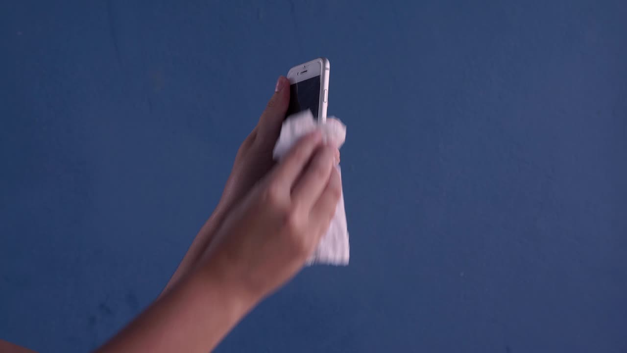 Cleaning phone with alcohol gel