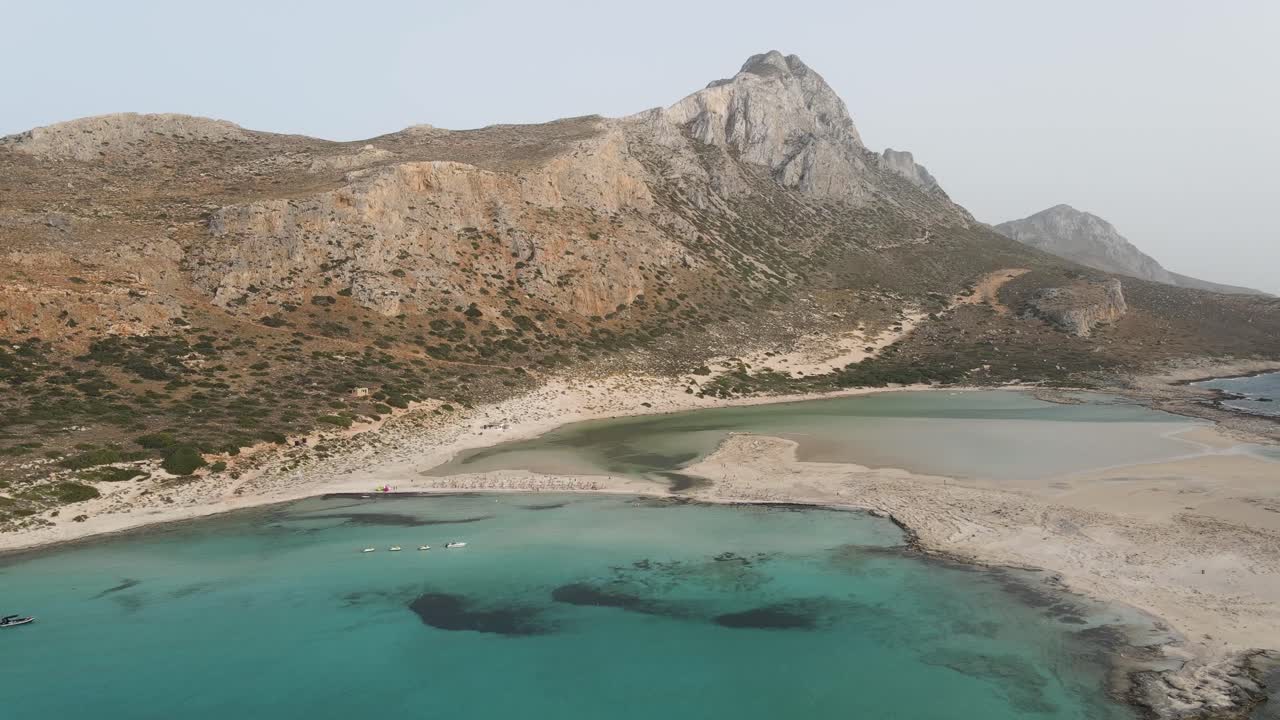 video de vista de drones de la impresionante bahía de balos en la isla griega de creta