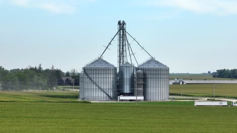 Large-grain-elevator-in-midwest-USA