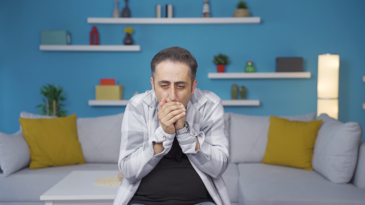 hombre frío y tembloroso.