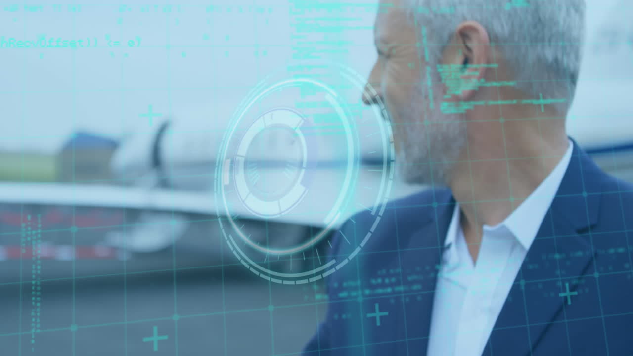 animación de procesamiento de datos y escáner redondo sobre hombre de negocios caucásico en un aeropuerto.