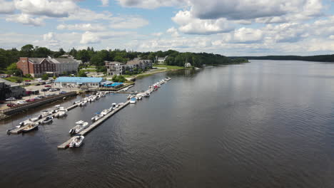 Drohnenaufnahmen-Der-Küste-Der-Stadt-Bath-Am-Kennebec-River-In-Maine