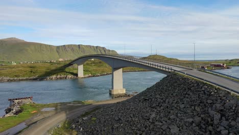 Fredvang-Puentes-Panorama-Islas-Lofoten