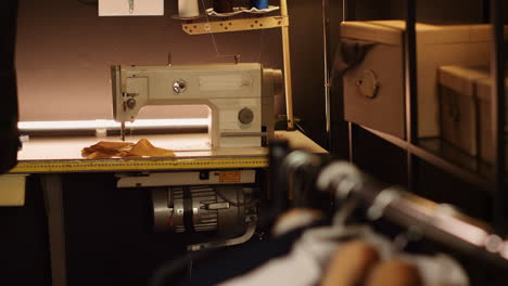 máquina de coser de taller industrial
