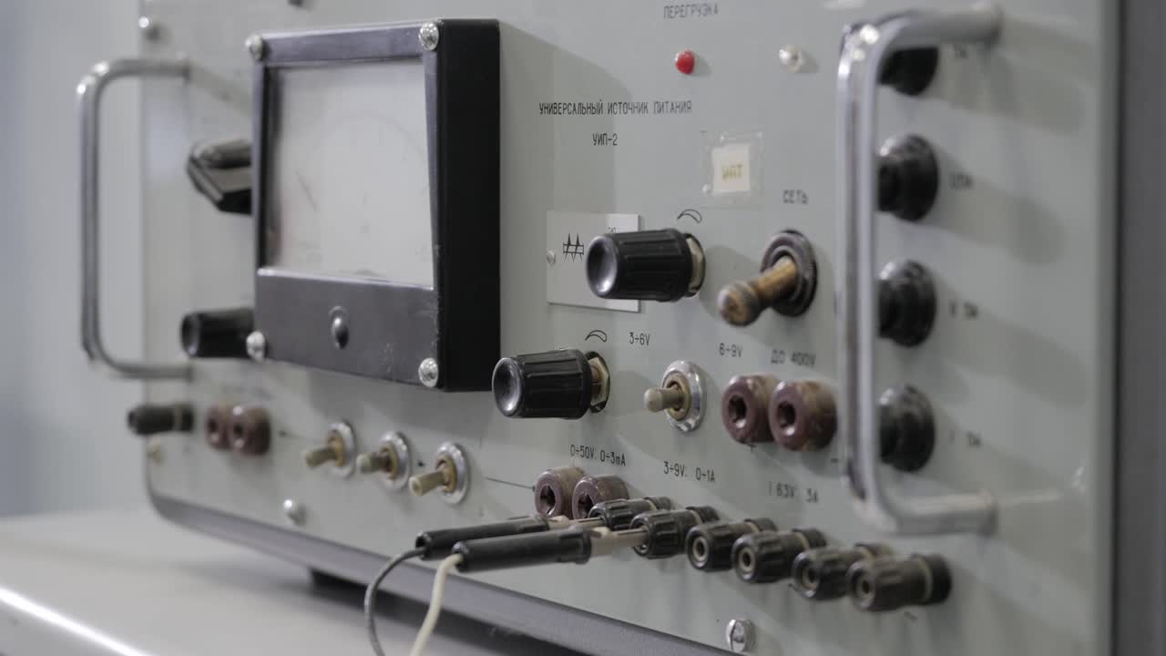 instrumento de medición eléctrico de época