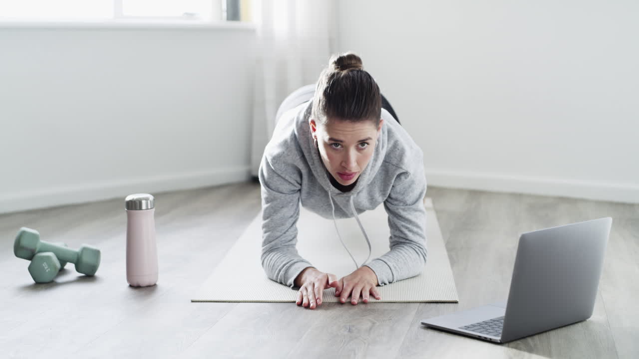 헌신은 당신을 강하게 만 ⁇ 니다.