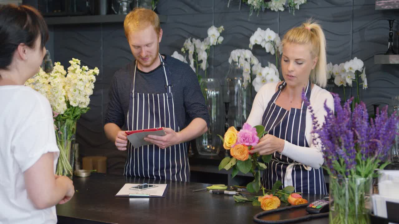 작업자 인사말 고객