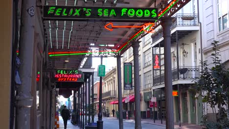 Toma-De-Establecimiento-Del-Día-Del-Barrio-Francés-De-Nueva-Orleans