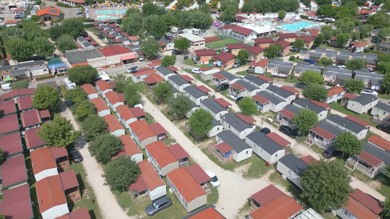 럭셔리 캠핑 유 ⁇  가정 깨 ⁇  하 게 정리 된 완벽 한 줄, 나비 캠핑 마을 peschiera, 이탈리아