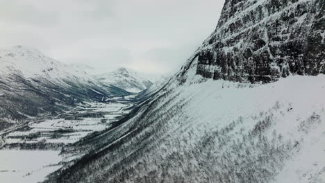 Paisaje-Invernal-En-Noruega