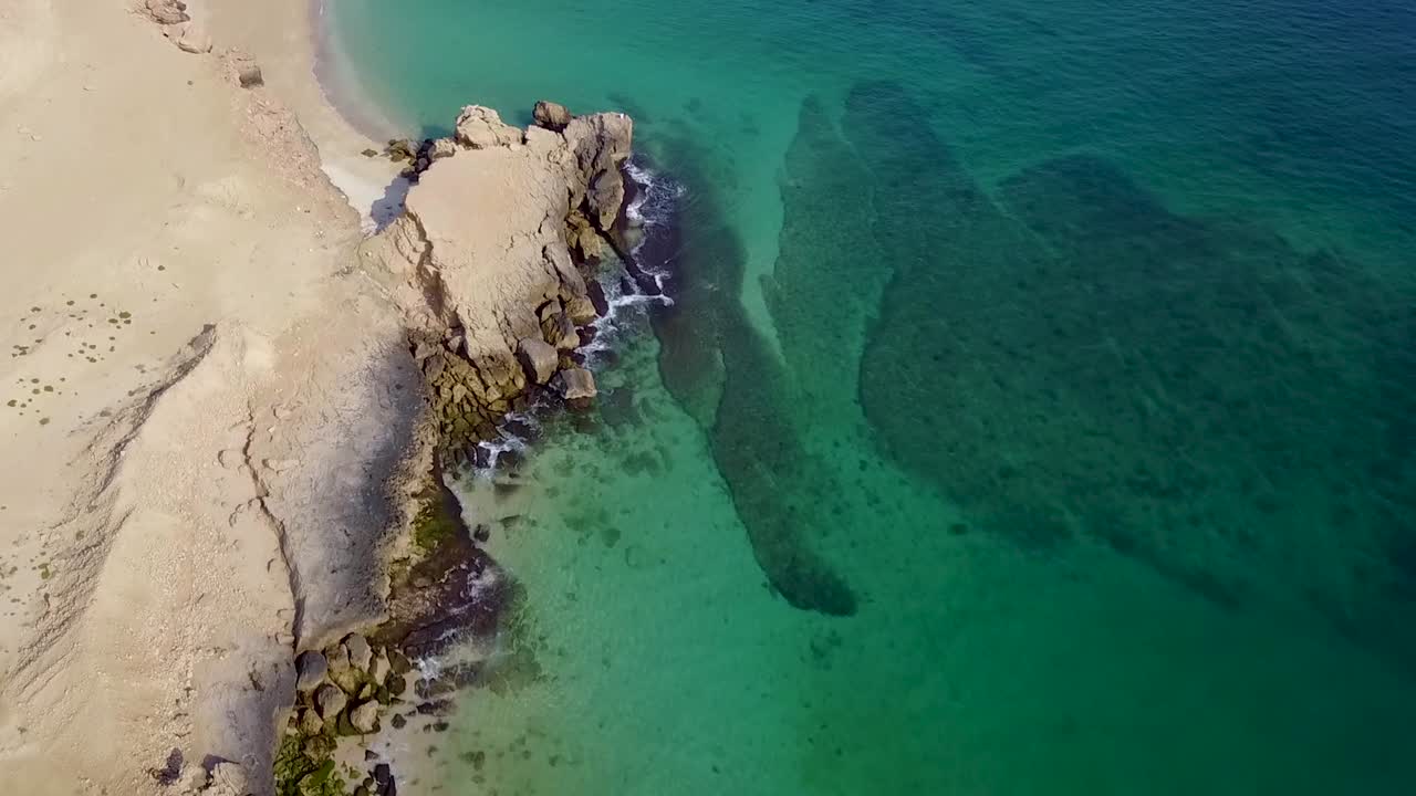isla hengam, es una isla iraní ubicada al sur de la isla qeshm, irán, en el golfo pérsico