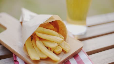 Päckchen-Pommes-Frites-Zum-Mitnehmen