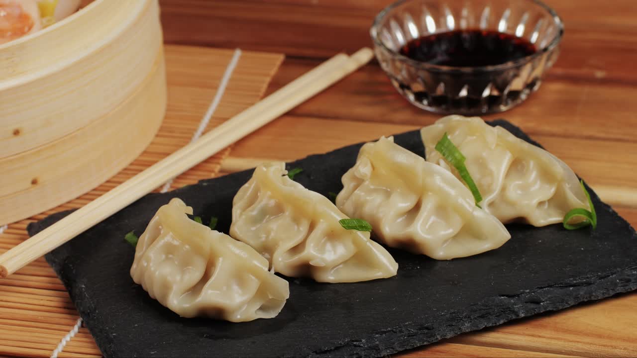 Steamed Gyoza Dumplings