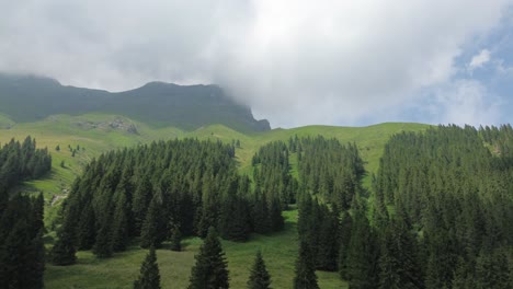 Las-Casas-De-Montaña-En-Fiumenero-Son-El-Destino-Invernal-Perfecto-Para-Descansar-Y-Amar