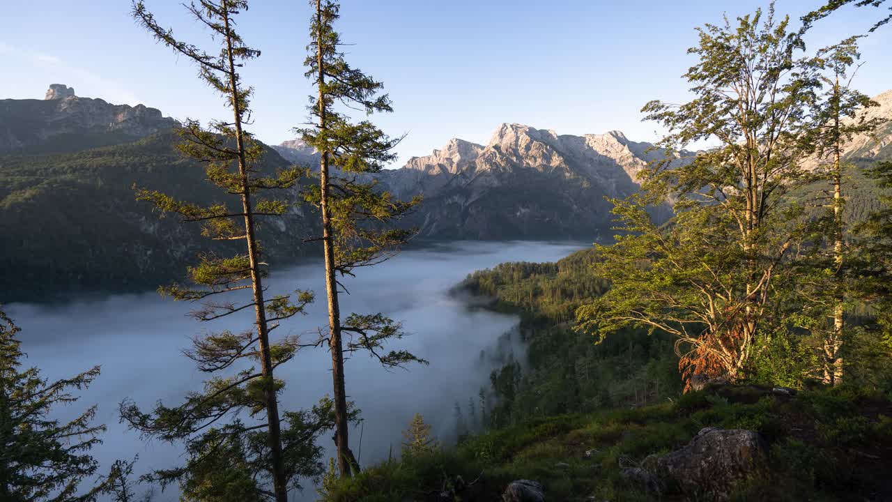 Timelapse - moving Fog above Austrian Lake