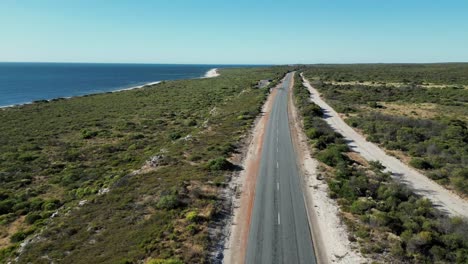 Empty-sunny-desert-road-in-western-Australian-coast