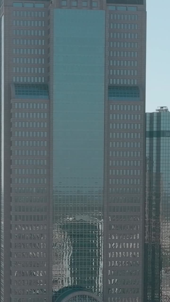 Vista del horizonte del centro de Dallas desde arriba en Texas durante el día