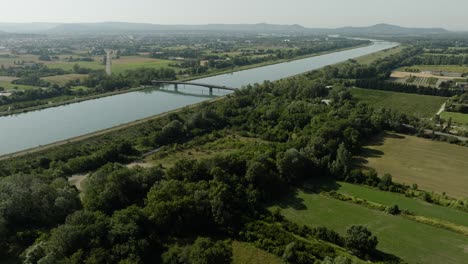 Gran-Canal-Francés-Río-Ródano-Paisaje-Aéreo-Ardeche-Francia