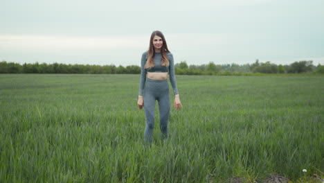 woman in sportswear in a field