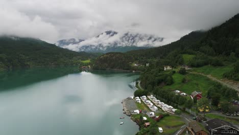 Lovatnet-See-Schöne-Natur-Norwegen.