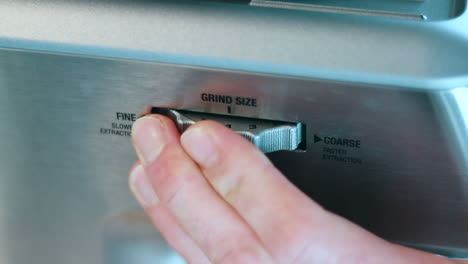 Hand-setting-Grind-Size-on-Espresso-Machine