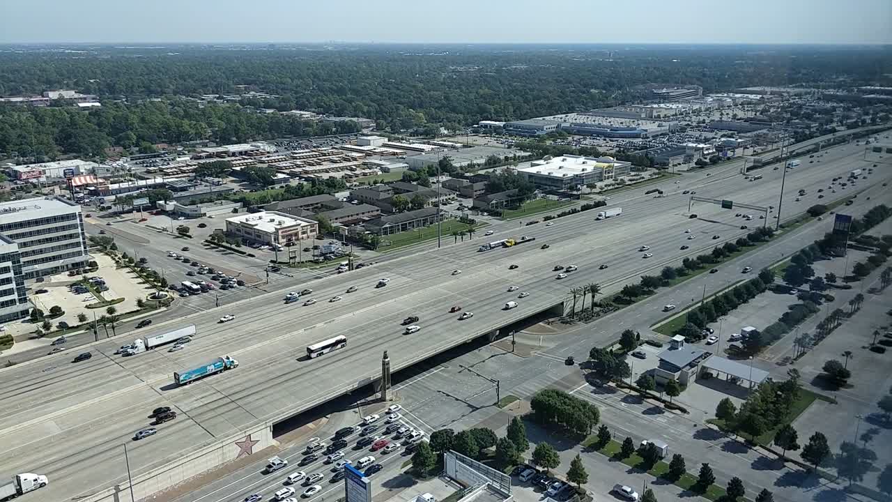 American Freeway leading to a major city