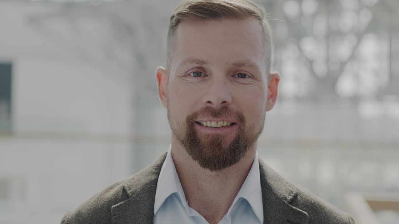 Retrato de un hombre sonriente