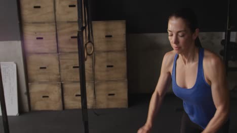 Entrenamiento-Cruzado-En-Un-Gimnasio